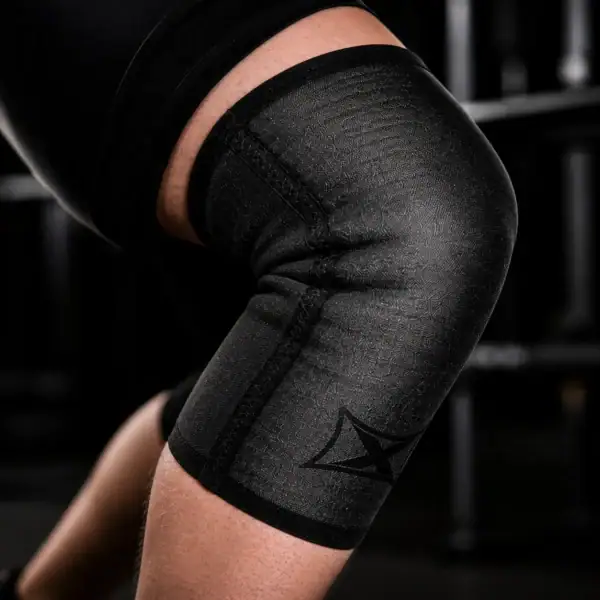 Lähikuva Sling Shot Extreme polvituen denim-paneelista