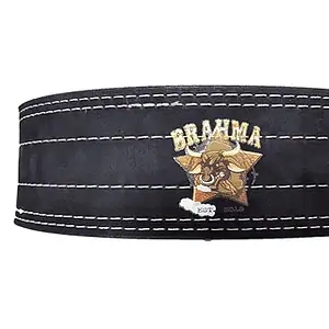 Musta Titan Brahma 13mm nahkainen voimavyö valkoisin tikkauksin ja kultaisella logolla.