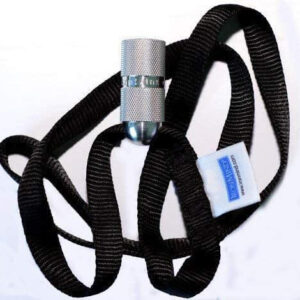 Alumiininen kestävyysharjoitteluväline mustalla nailonhihnalla, suunniteltu voimaharjoitteluun ja otteen kehittämiseen.