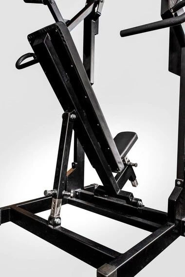 Painonnostolaite mustalla rungolla.