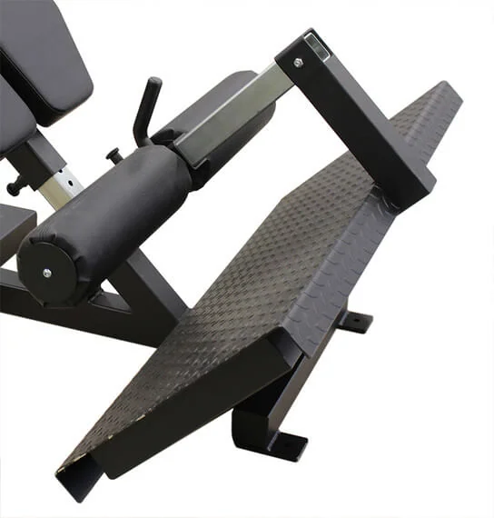 Kuntosalilaite, jalkaprässi.