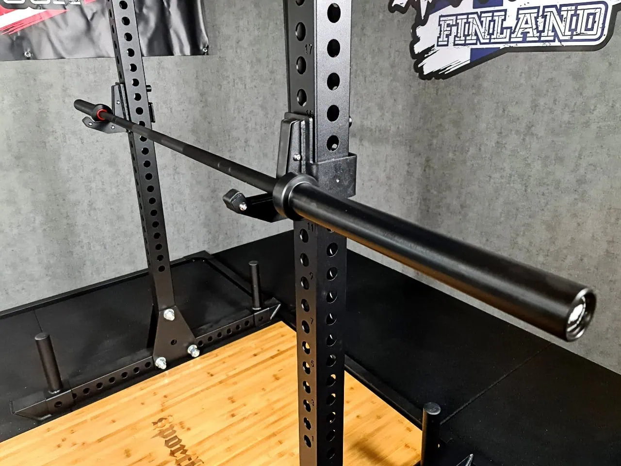 Painonnostotanko treenitilassa