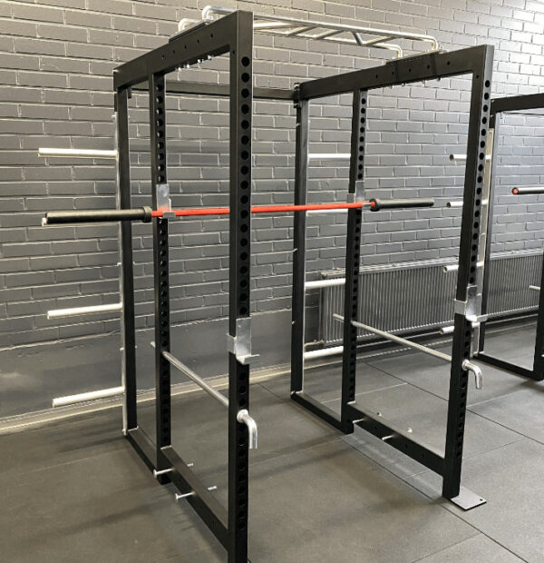 HC PRO POWER RACK levypainotelineillä