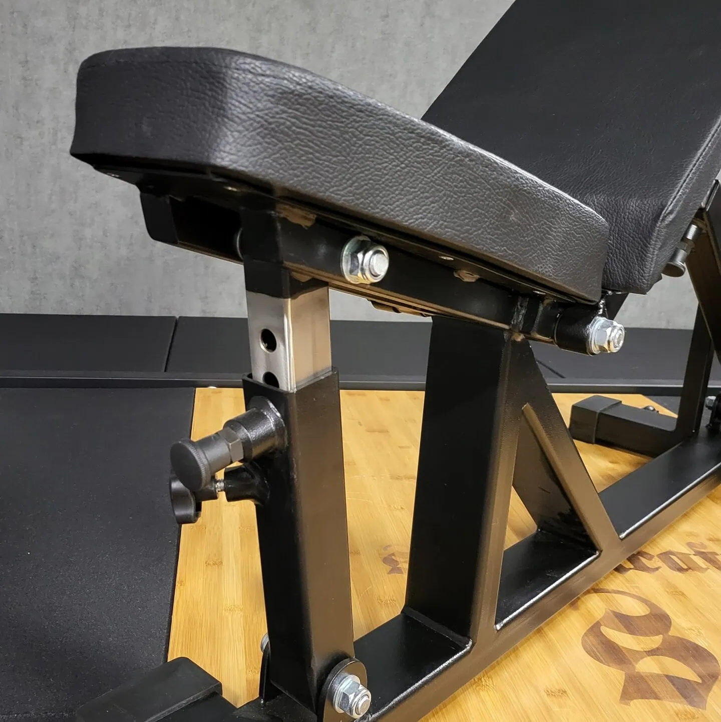 HC PRO säädettävä penkki 3