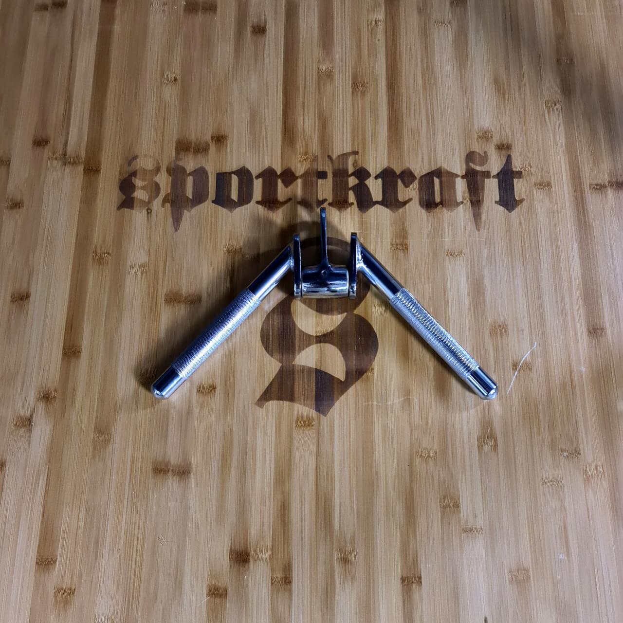 Ojentaja ja hauiskahva, nivelletty