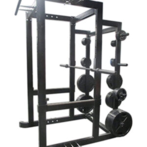 Vankka musta PRO Power Rack levytelineillä turvalliseen ja monipuoliseen voimaharjoitteluun.