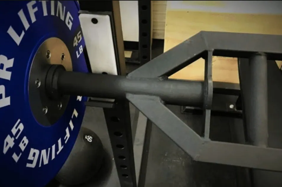 SportKraft moniotetanko voimaharjoitteluun, musta terästanko useilla otteilla kuntosalilla.