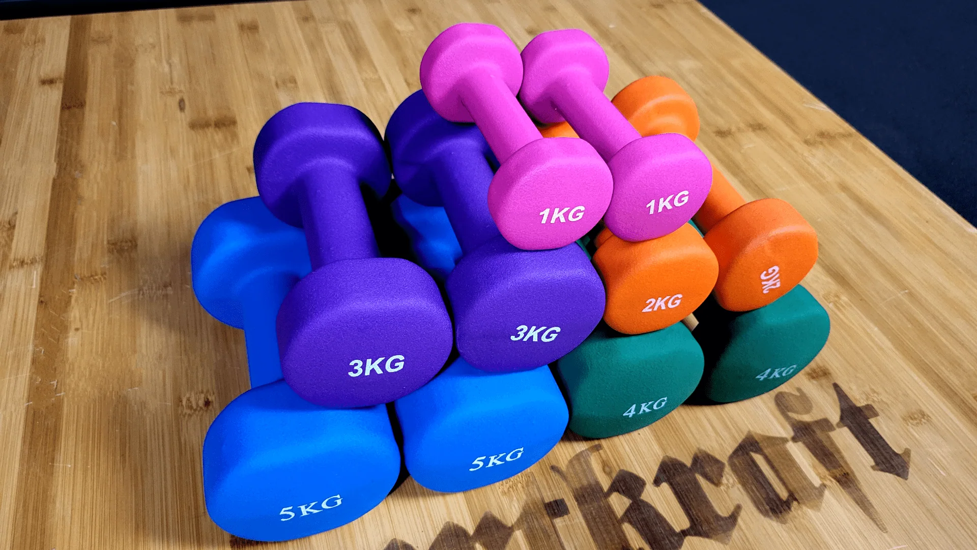 Atom Neopreeni käsipaino 1-5kg / pari