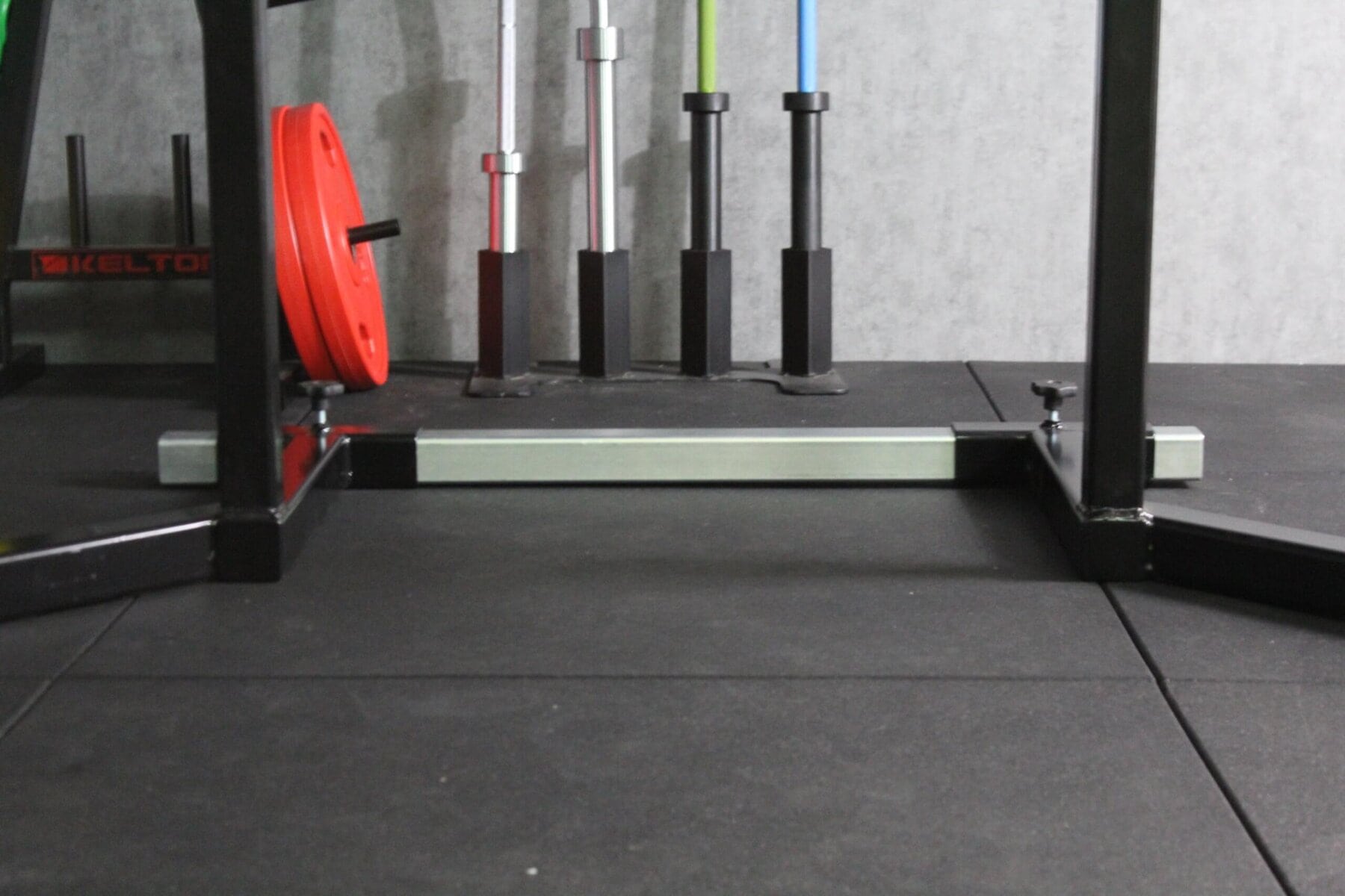 SportKraft premium kyykkyteline, penkkikoukuilla