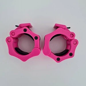 Vaaleanpunaiset metalliset rannekahleet, tyylikkäät ja pehmustetut muodikkaaseen tai leikkisään käyttöön.