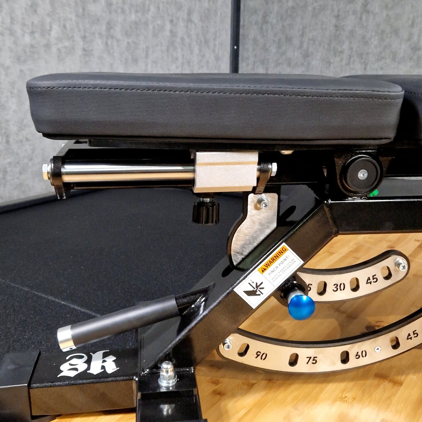 SportKraft säädettävä penkki "zero gap"