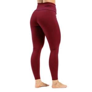 Punaiset korkeavyötäröiset BRASIL SUL leggingsit aktiiviseen ja tyylikkääseen arkeen.