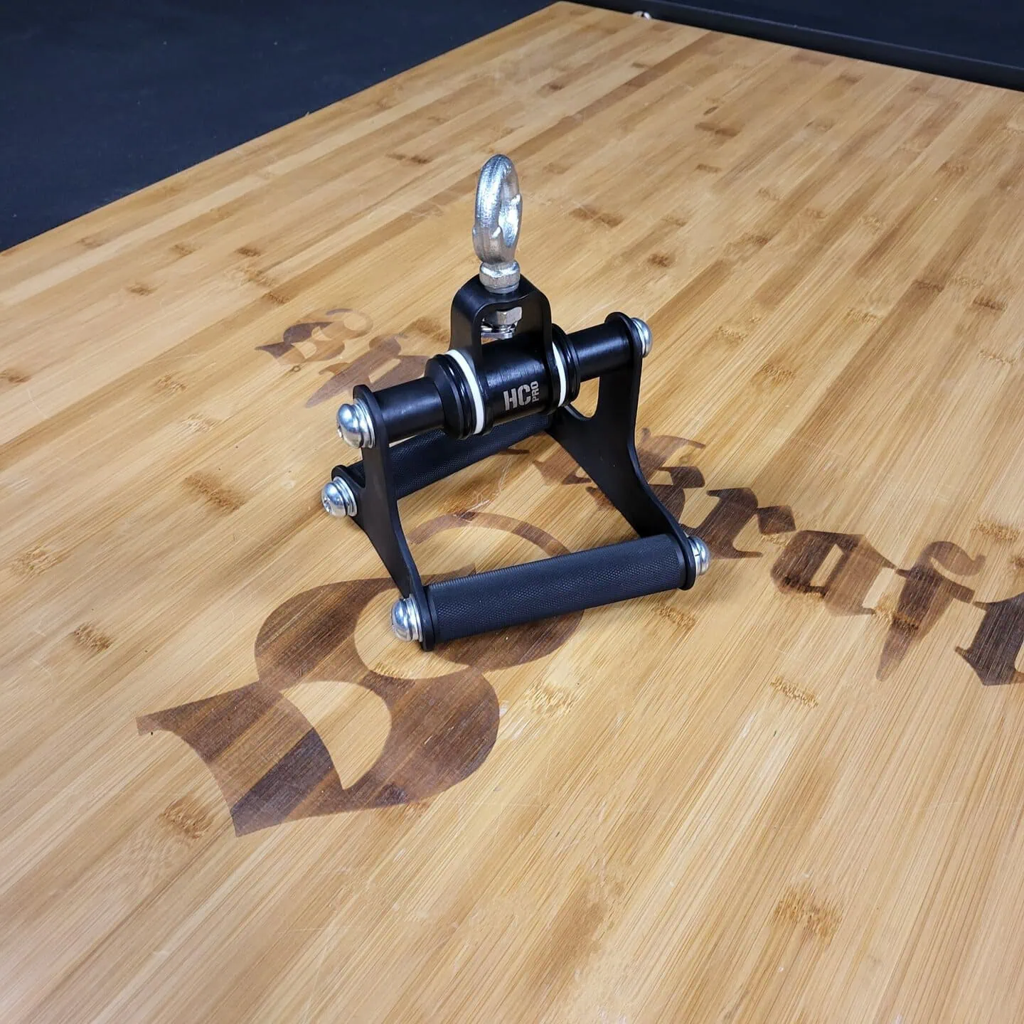 SportKraft Deluxe Taivutettu kolmiokahva, V kahva 1