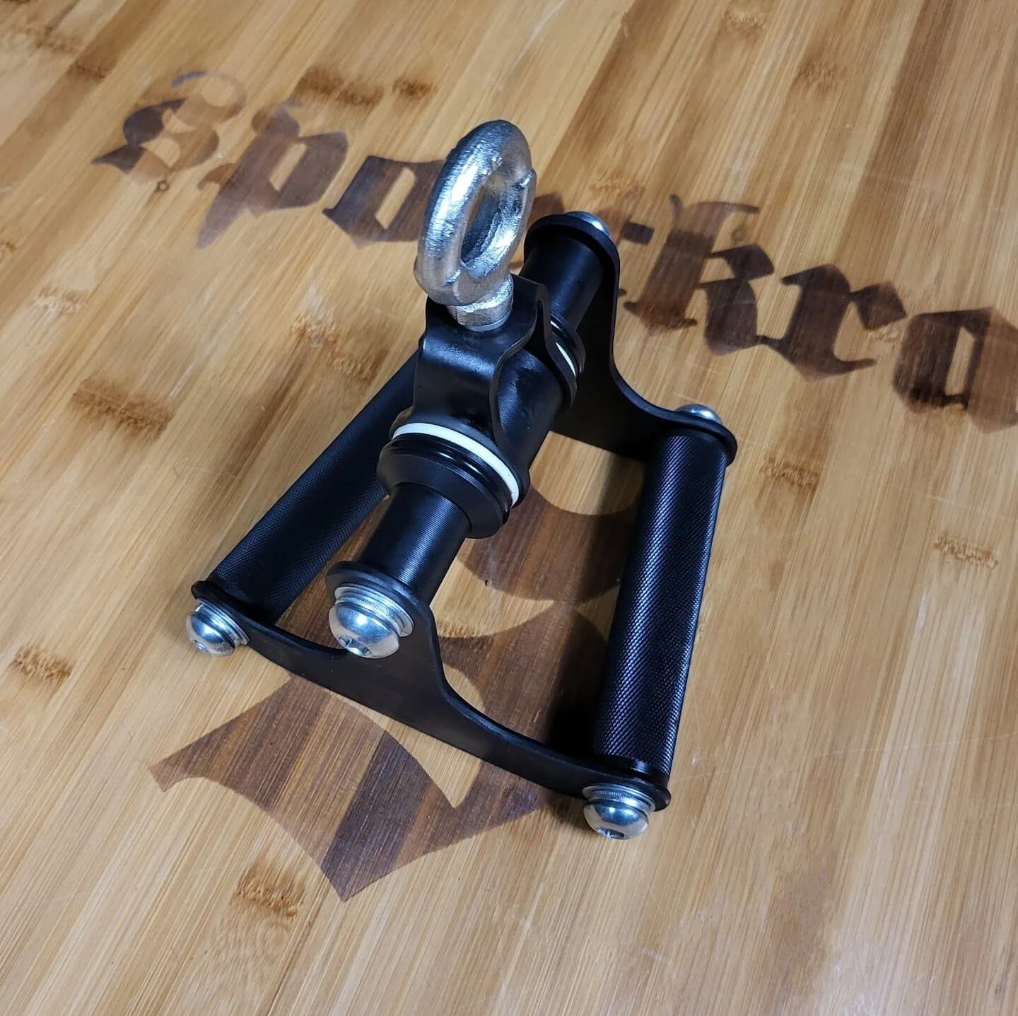 SportKraft Deluxe Taivutettu kolmiokahva, V kahva 4