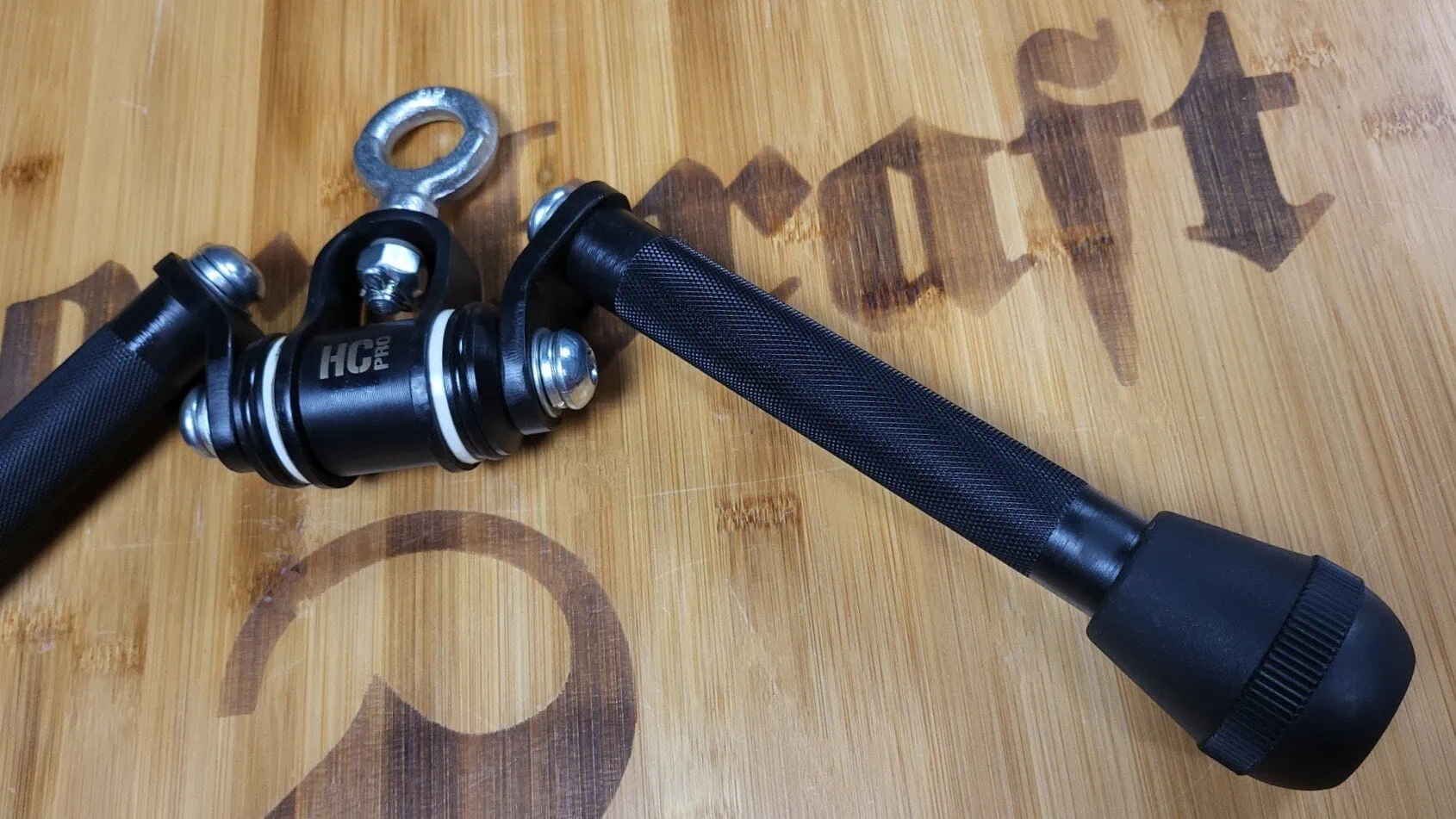 Deluxe Ojentaja ja hauiskahva, V kahva