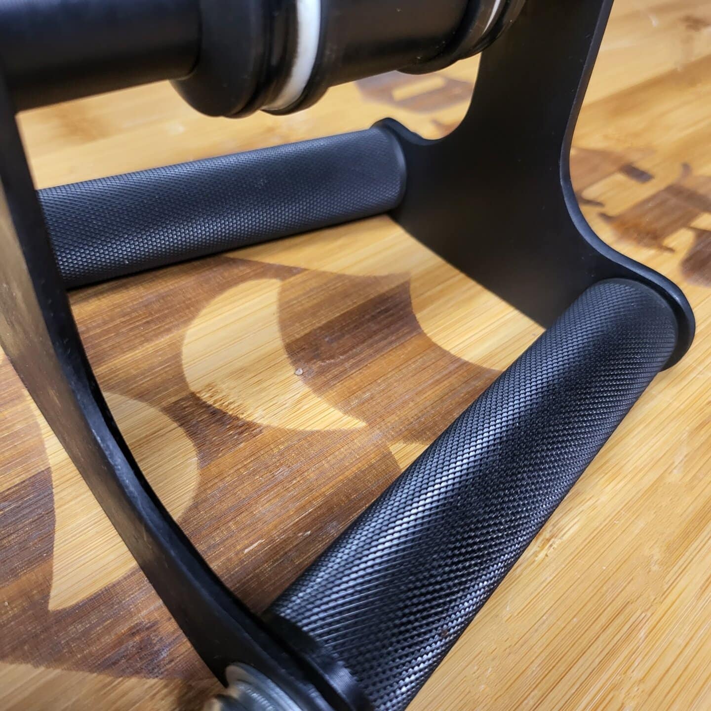 Deluxe Taivutettu kolmiokahva, V kahva