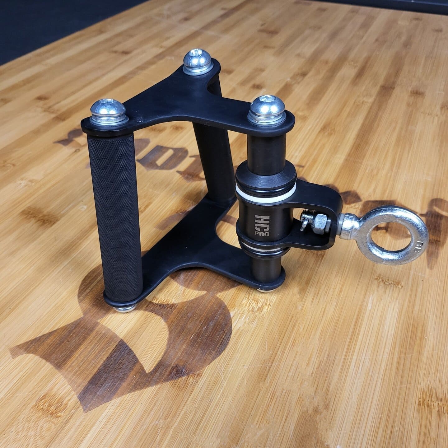 Deluxe Taivutettu kolmiokahva, V kahva