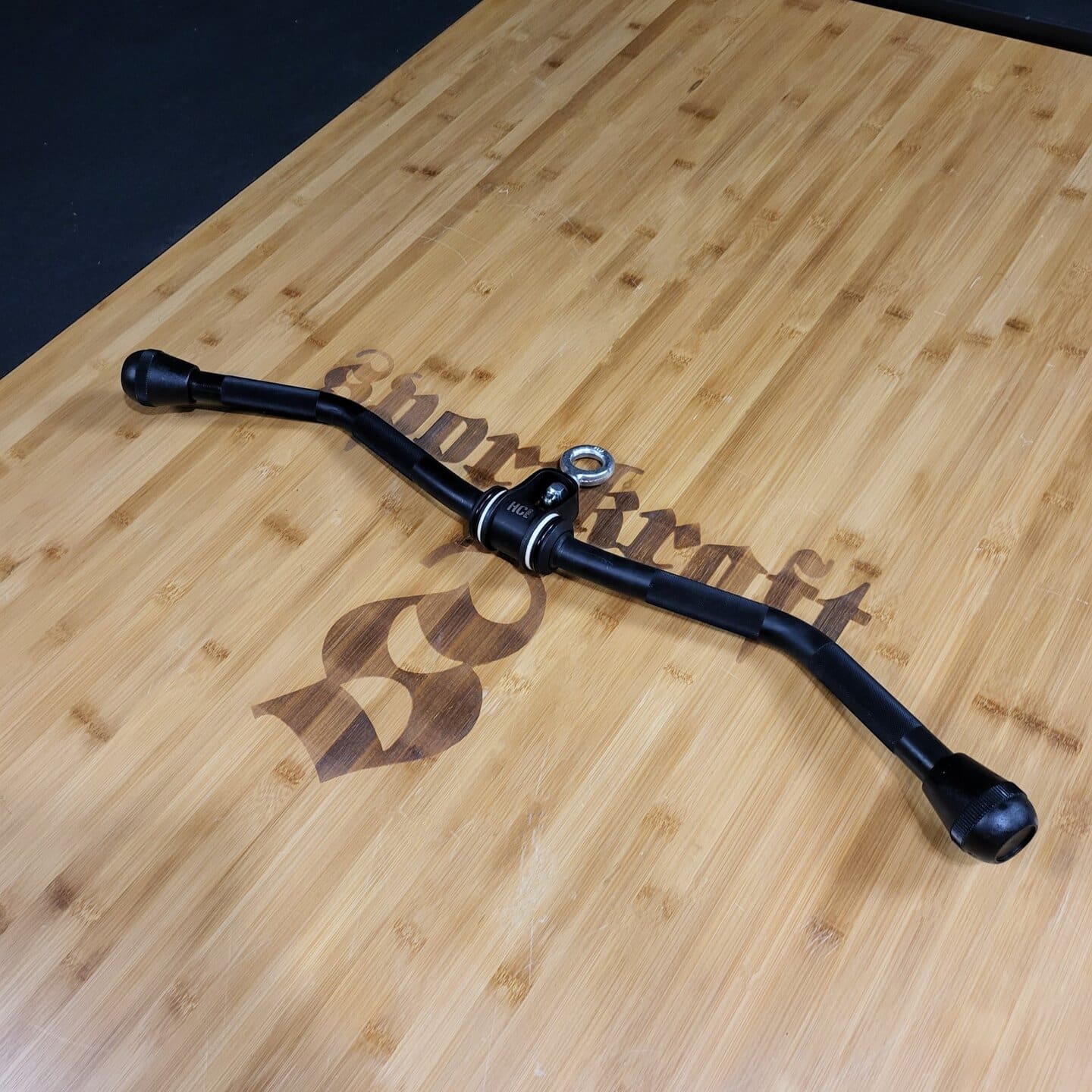 Metallinen Deluxe EZ taljakahva 71 cm, ergonominen ote kuntosaliharjoitteluun.