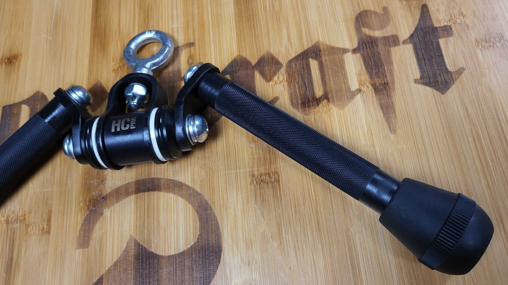 Deluxe Ojentaja ja hauiskahva, V kahva