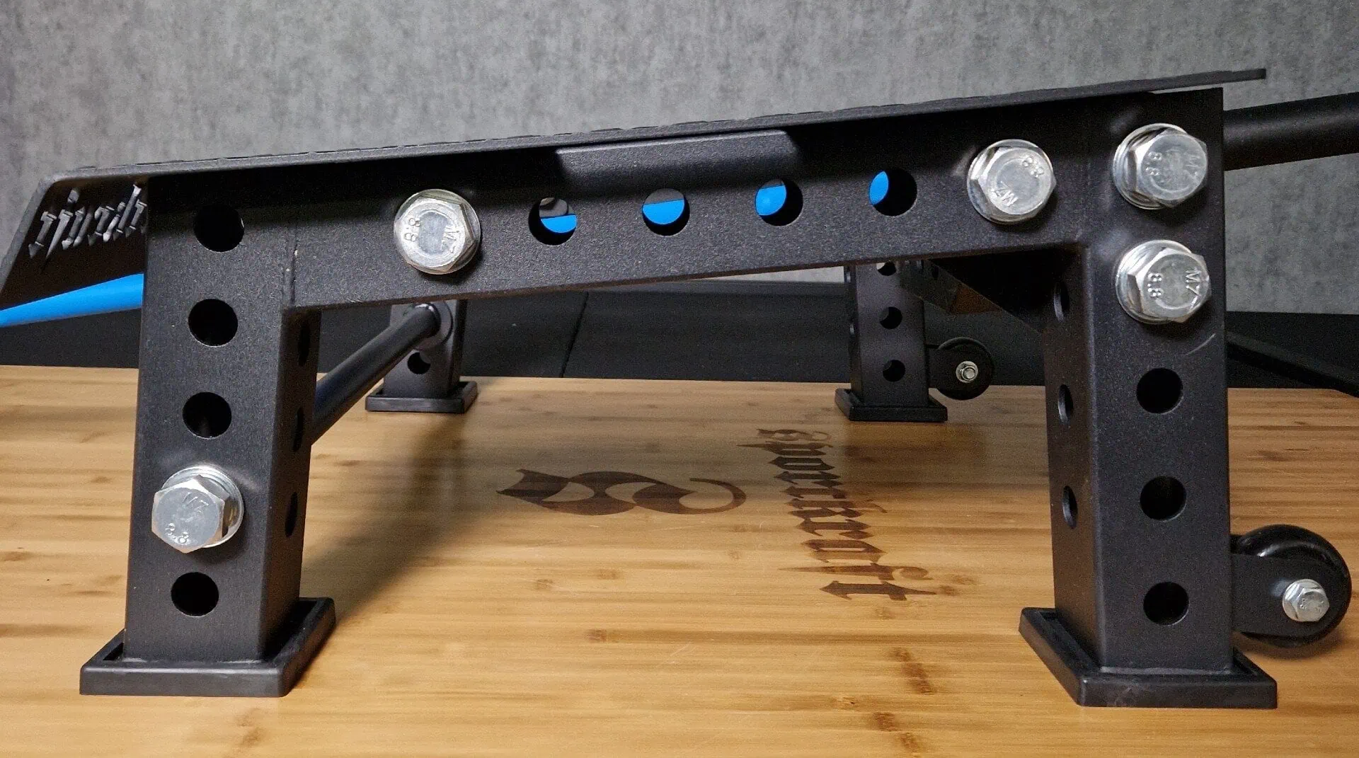 Vankka ja säädettävä soutualusta