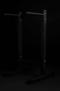 Mustat ristikkäistangot kuntosalille